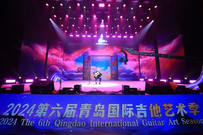 波兰吉他大师马特乌什带来的精彩演奏